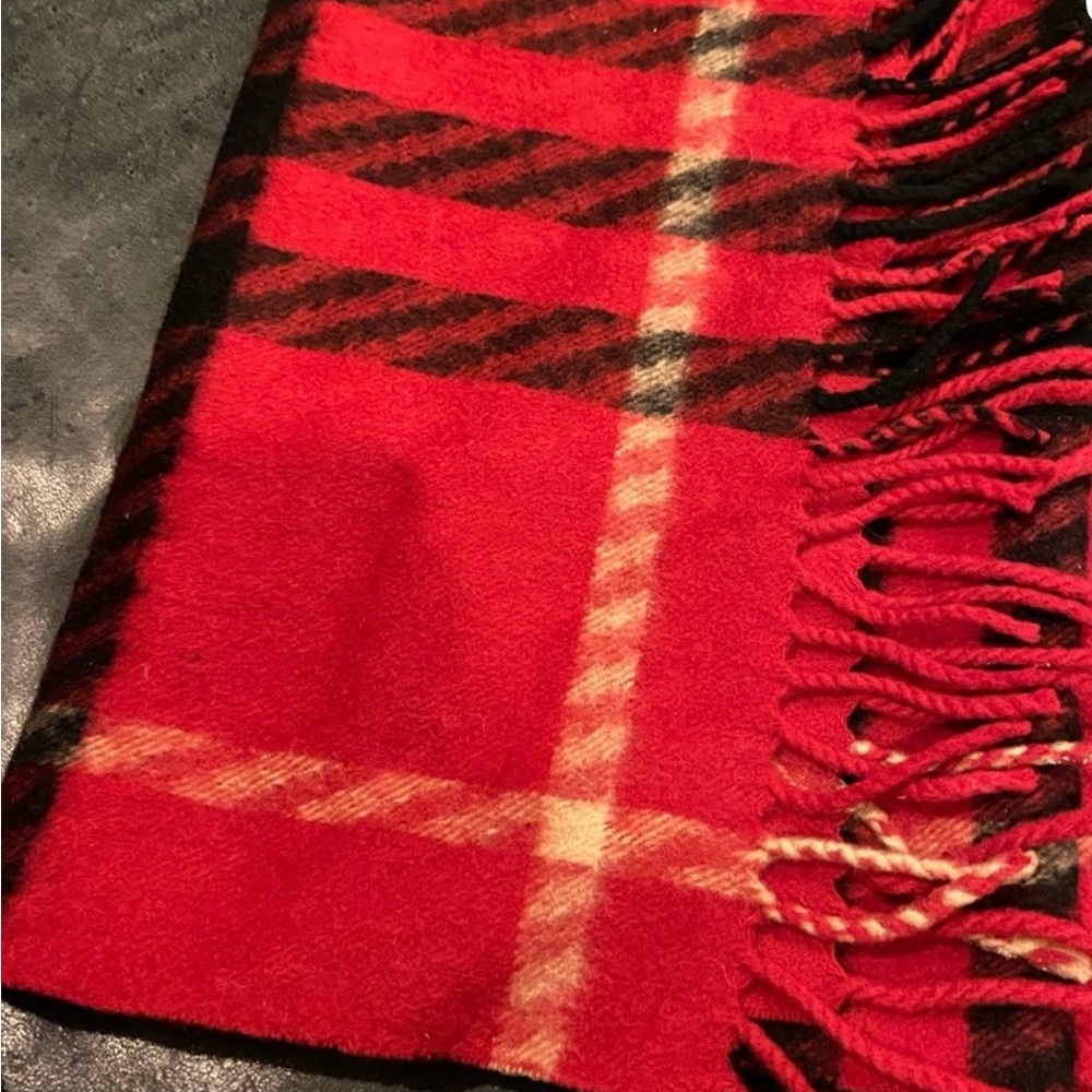 Burberry Classic Red and Black Plaid Cashmere Scarf - Picture 2 of 4